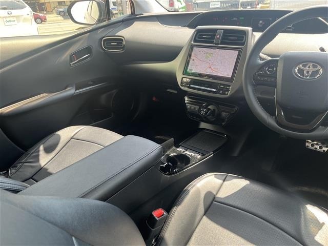 Toyota PRIUS 2022 7428651-9