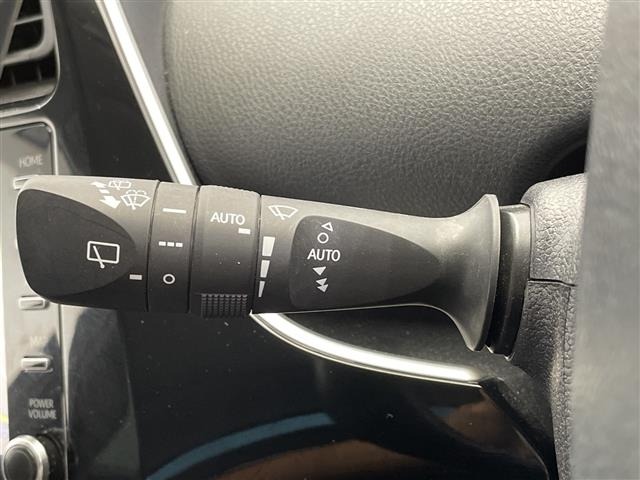 Toyota PRIUS 2022 7428701-10