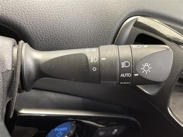 Toyota PRIUS 2022 7428701-11