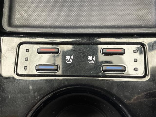 Toyota PRIUS 2022 7428701-3