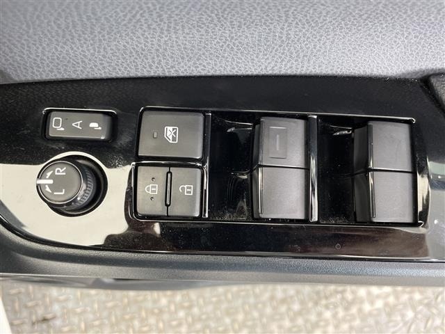 Toyota PRIUS 2022 7428701-4