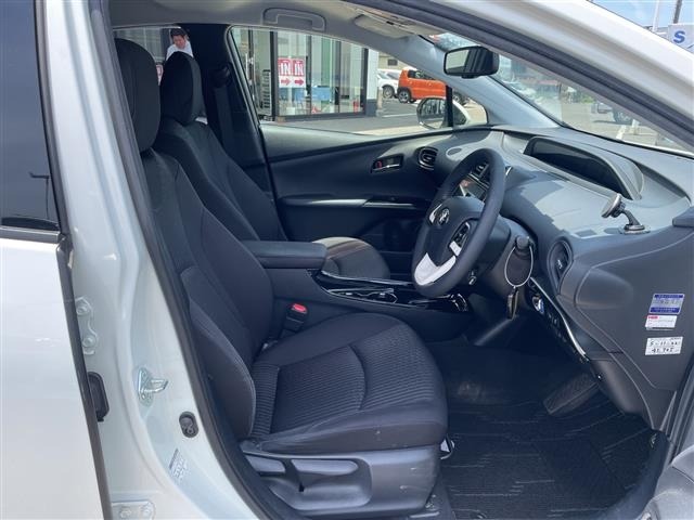 Toyota PRIUS 2018 7428714-12