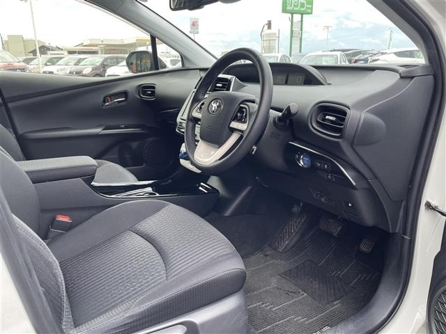 Toyota PRIUS 2018 7428728-4