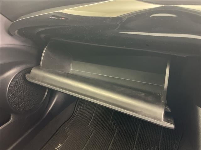 Toyota PRIUS 2018 7428735-4