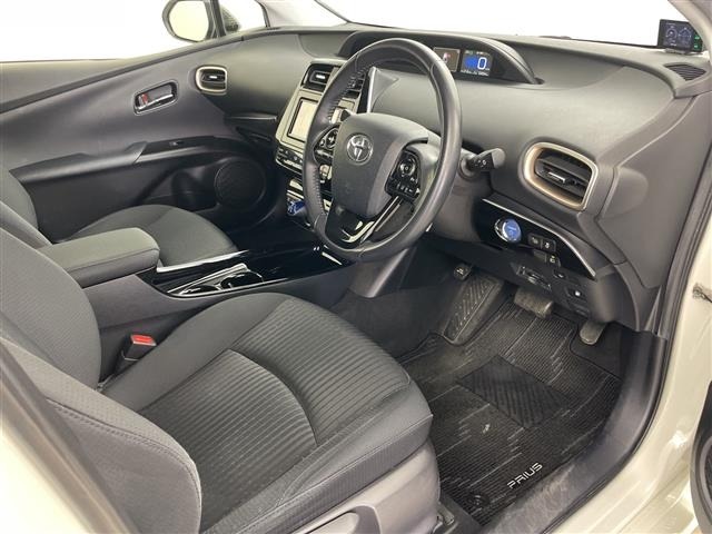 Toyota PRIUS 2018 7428735-6