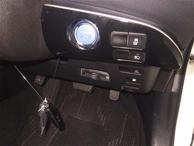 Toyota PRIUS 2020 7428836-8