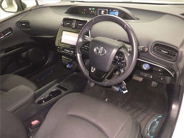 Toyota PRIUS 2021 7428882-3