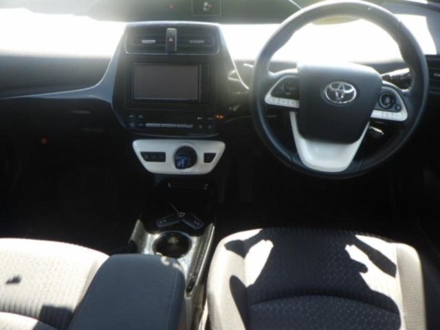 Toyota PRIUS 2018 7428926-3