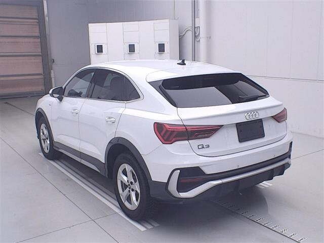 Audi Q3 2024 7425624-1