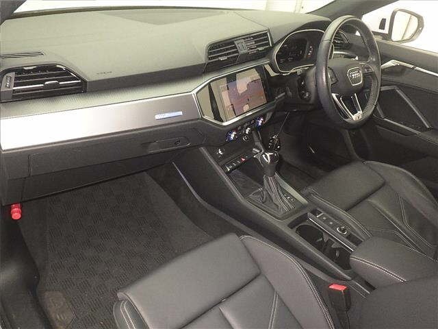 Audi Q3 2024 7425624-4