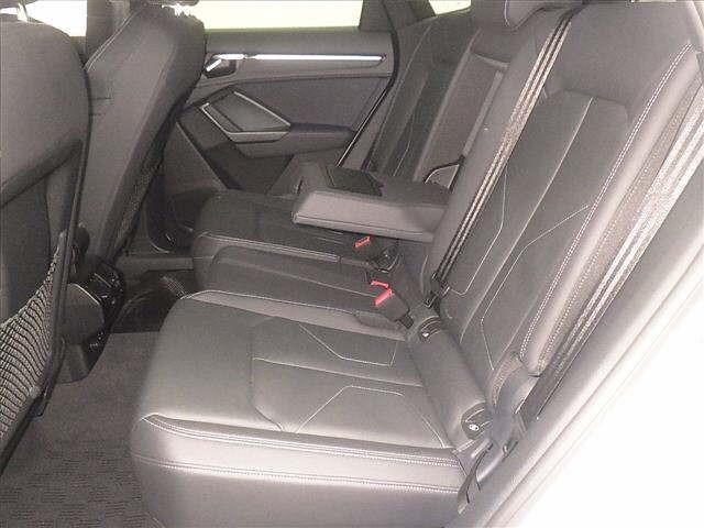 Audi Q3 2024 7425624-7