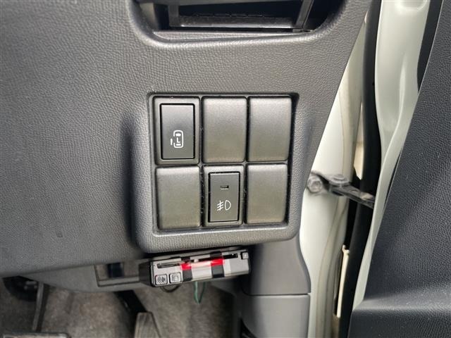 Nissan ROOX 2011 7427863-11