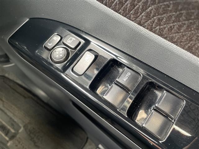 Nissan ROOX 2012 7427919-9