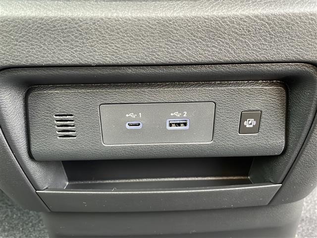 Nissan SERENA 2025 7429066-1