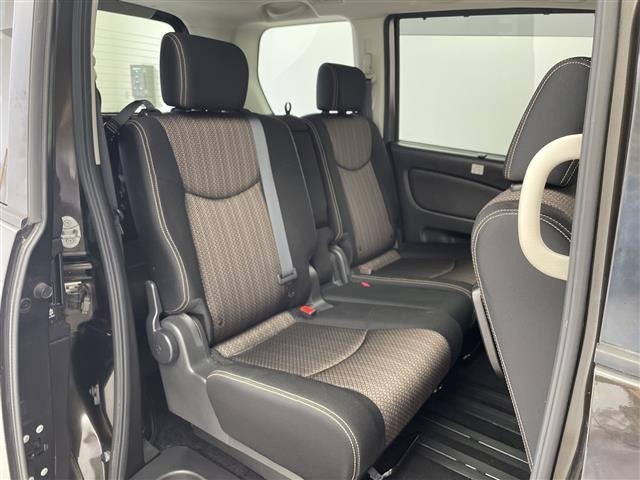 Nissan SERENA 2015 7429641-6