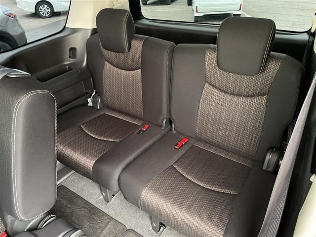 Nissan SERENA 2015 7429648-17
