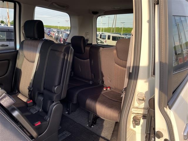 Nissan SERENA 2015 7429691-12