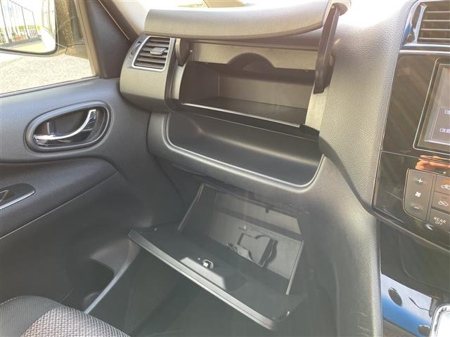 Nissan SERENA 2015 7429691-3
