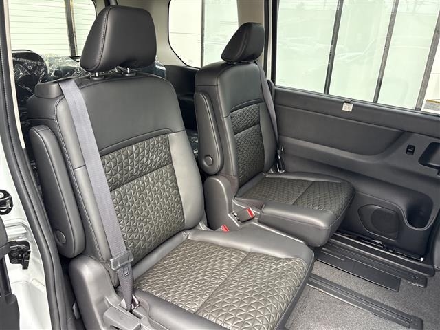 Nissan SERENA 2025 7429808-10