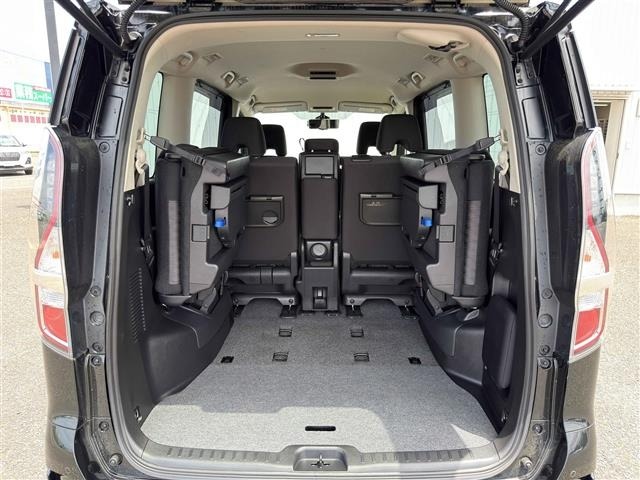 Nissan SERENA 2022 7429850-11