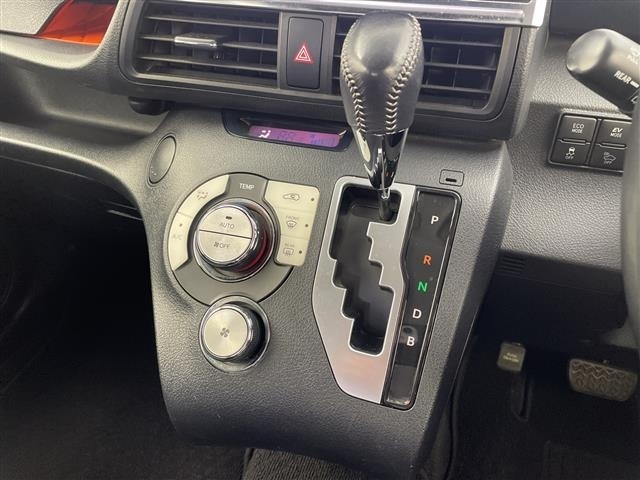 Toyota SIENTA 2015 7429234-11