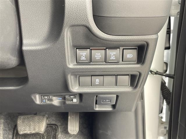 Toyota SIENTA 2025 7429340-8