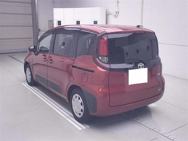 Toyota SIENTA 2024 7429683-1