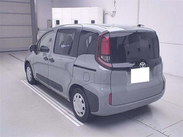 Toyota SIENTA 2024 7429693-1