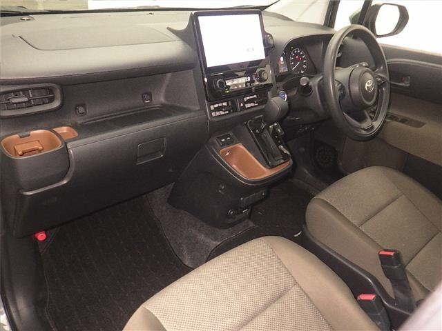 Toyota SIENTA 2024 7429693-4