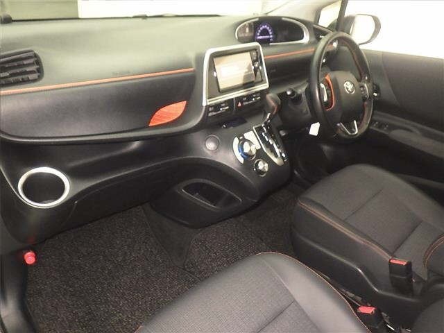 Toyota SIENTA 2017 7429704-4