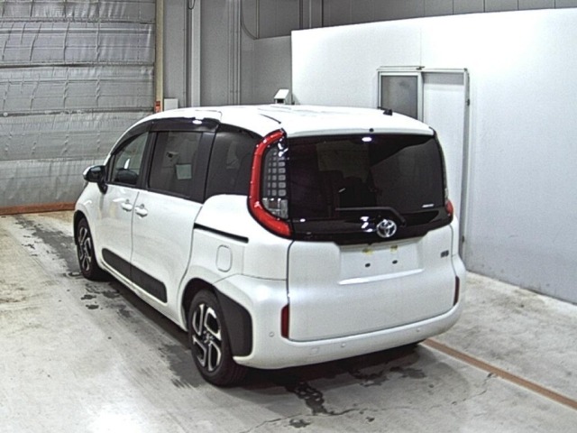 Toyota SIENTA 2023 7429719-1