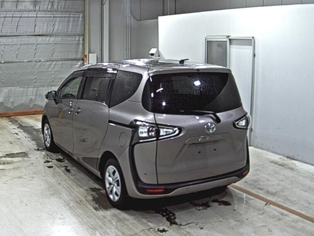 Toyota SIENTA 2021 7429723-1