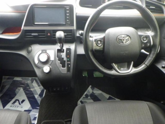 Toyota SIENTA 2021 7429723-3