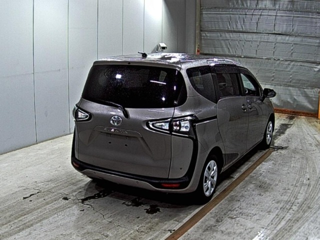 Toyota SIENTA 2021 7429723-5