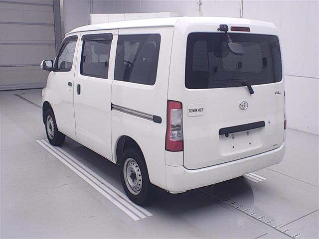 Toyota TOWNACE VAN 2022 7426328-1