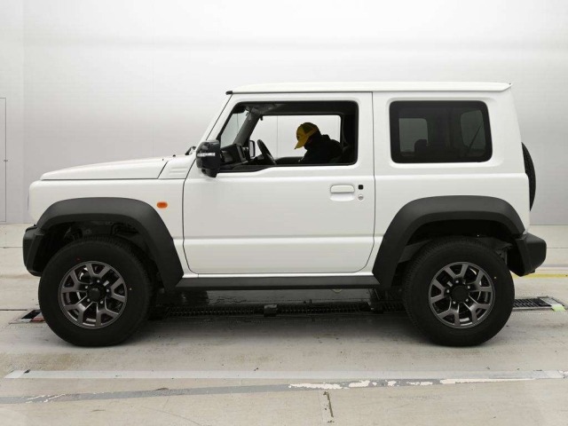 Suzuki JIMNY SIERRA 2025 7441412-4