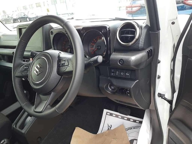 Suzuki JIMNY SIERRA 2025 7441412-9
