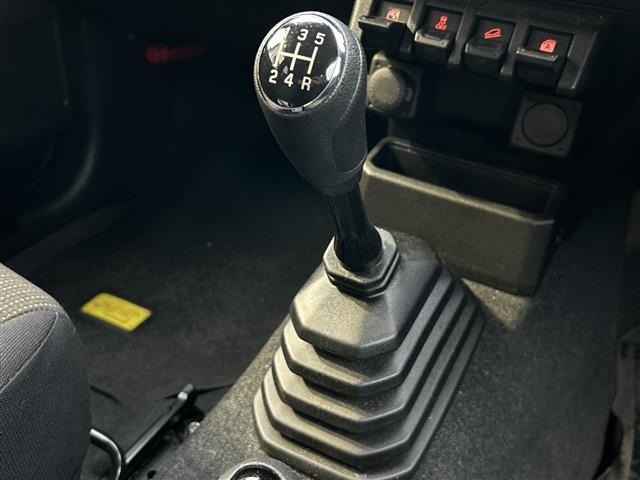 Suzuki JIMNY SIERRA 2024 7442378-9