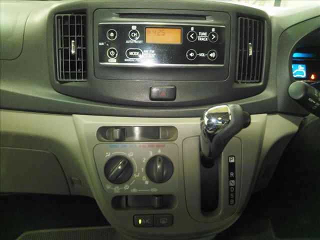 Toyota PIXIS EPOCH 2013 7430633-5