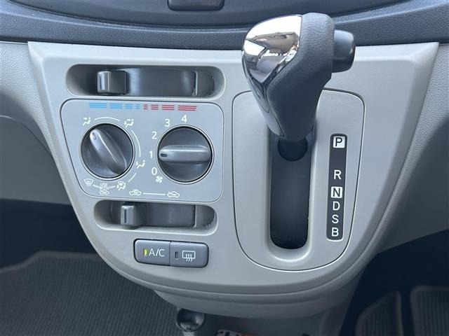 Toyota PIXIS EPOCH 2013 7430659-11