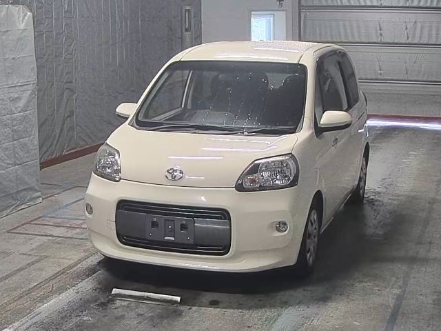 Toyota PORTE 2015 7430235-0