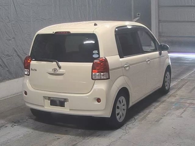 Toyota PORTE 2015 7430235-1
