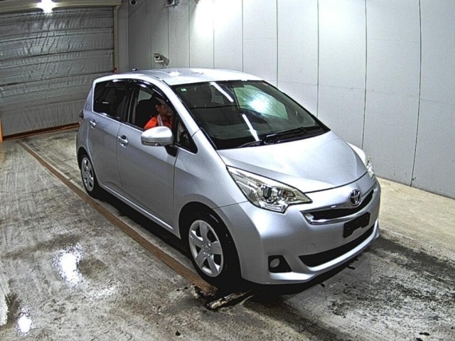 Toyota RACTIS 2016 7457982-0