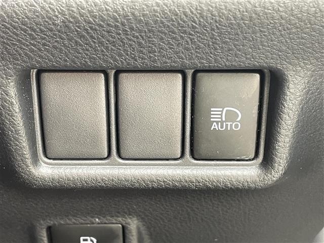 Toyota C-HR 2018 7472514-12