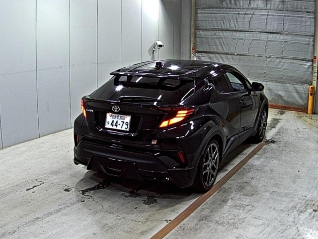 Toyota C-HR 2023 7472710-5