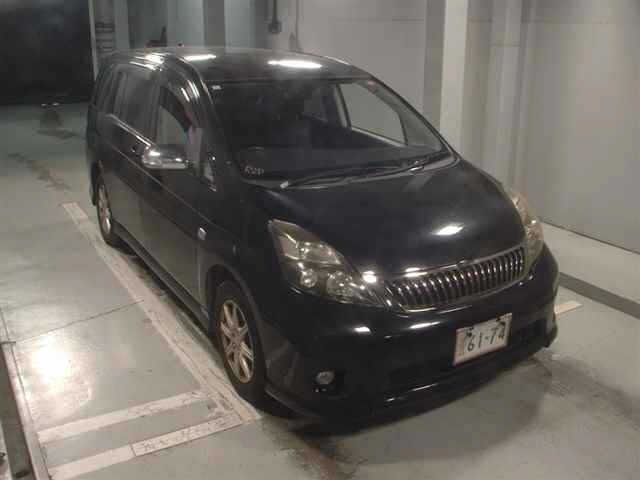 Toyota ISIS 2010 7470665-0