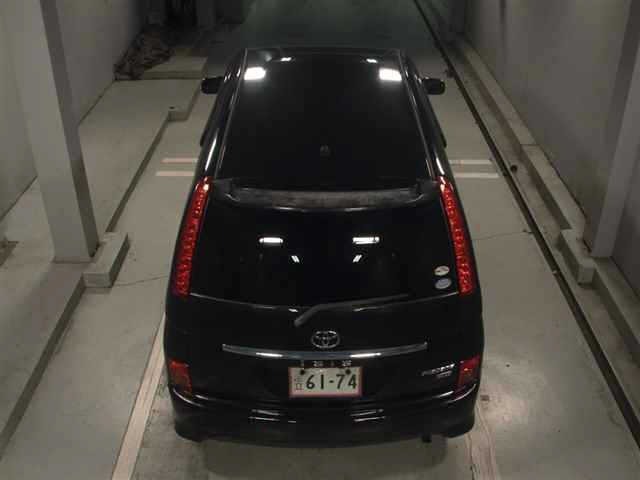 Toyota ISIS 2010 7470665-7