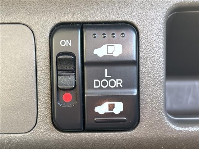 Honda MOBILIO 2003 7460495-19