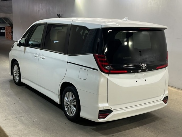 Toyota NOAH 2022 7466190-1