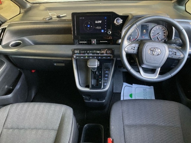 Toyota NOAH 2022 7466190-3